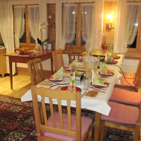 Gaestehaus Alpenblick Wildstrubel 3*