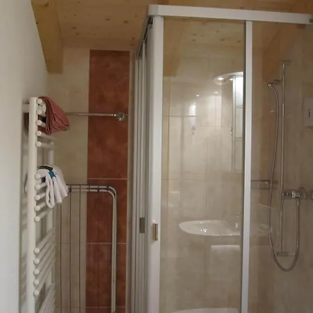 Gaestehaus Alpenblick Wildstrubel Maison d'hôtes