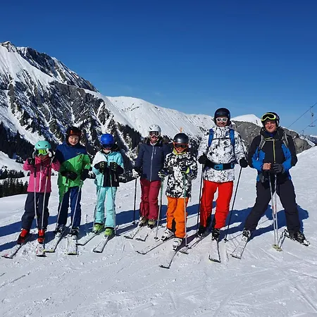 Pensjonat Gaestehaus Alpenblick Wildstrubel 3*