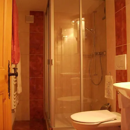 Gaestehaus Alpenblick Wildstrubel בית הארחה 3*