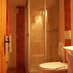 Gaestehaus Alpenblick Wildstrubel 게스트하우스 3*